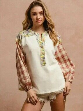 BiBi Floral Notched Plaid Balloon Sleeve Top